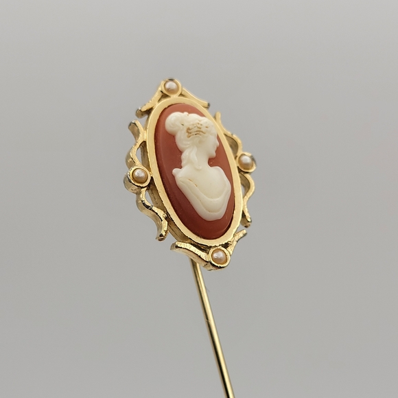 Elegant Avon Cameo Stick Pin with Gold and Seed Pearls Accents - Picture 2 of 11